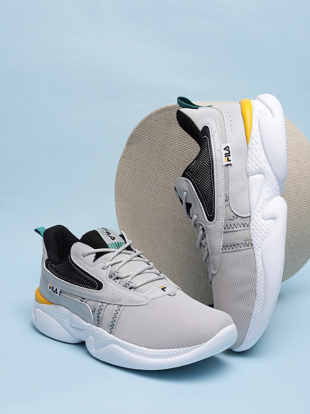 

FILA Men Woven Design Kingdom Sneakers, Grey