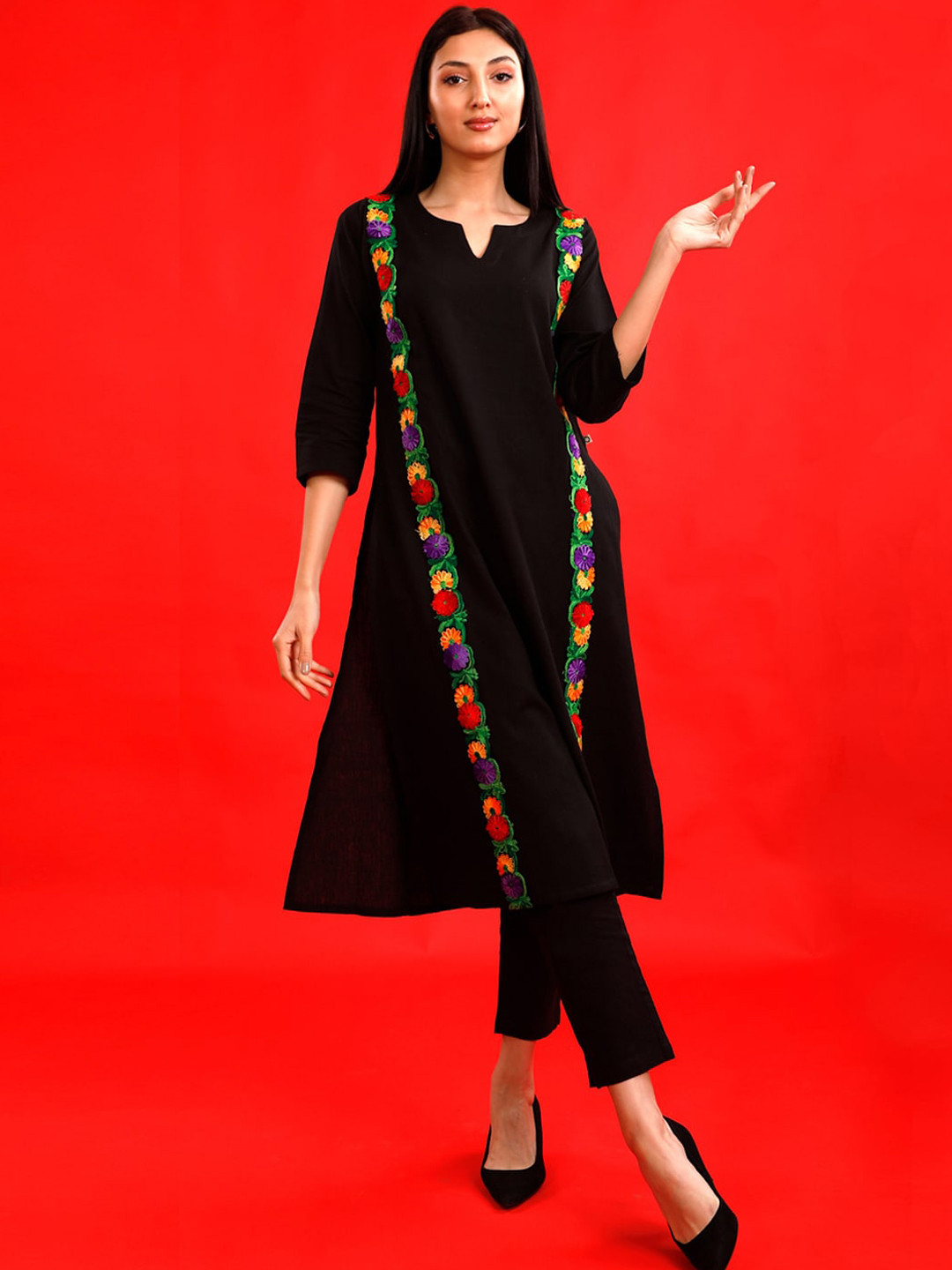 

FABNEST Women Embroidered Panelled Cotton Kurta, Black