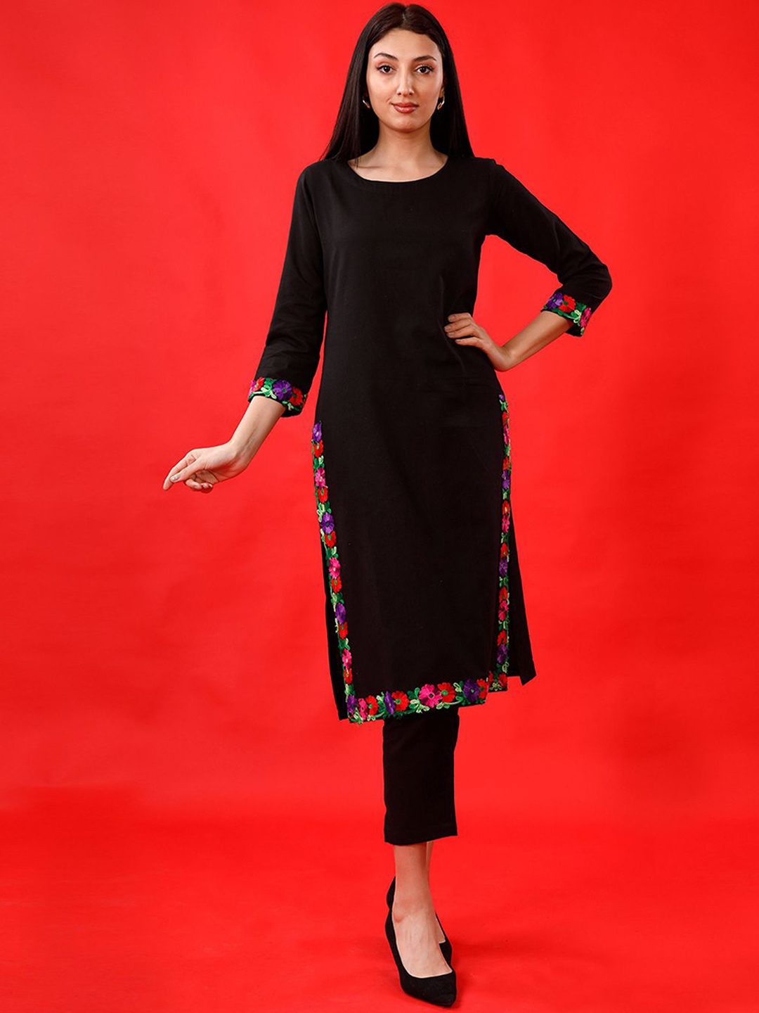

FABNEST Round Nek Thread Work Kurta, Black