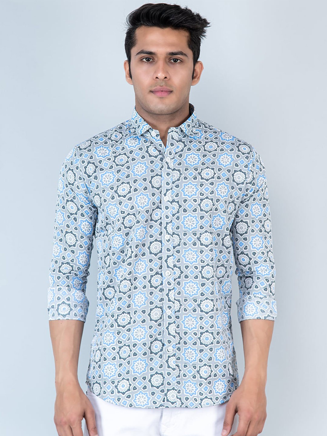 

Tistabene Ethnic Motifs Printed Casual Shirt, Blue