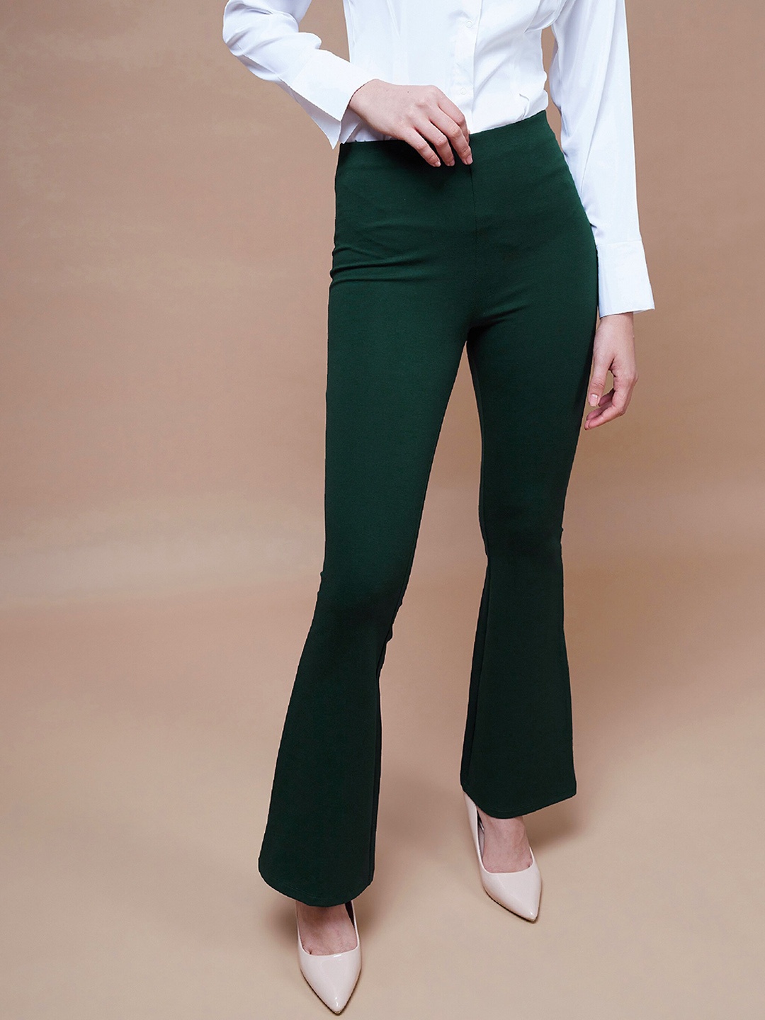 

SASSAFRAS BASICS Women Slim Fit Bootcut Trousers, Green