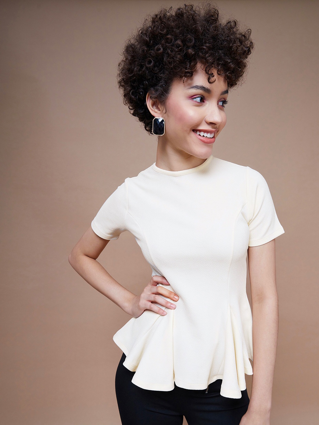 

SASSAFRAS BASICS Cream-Coloured Peplum Top