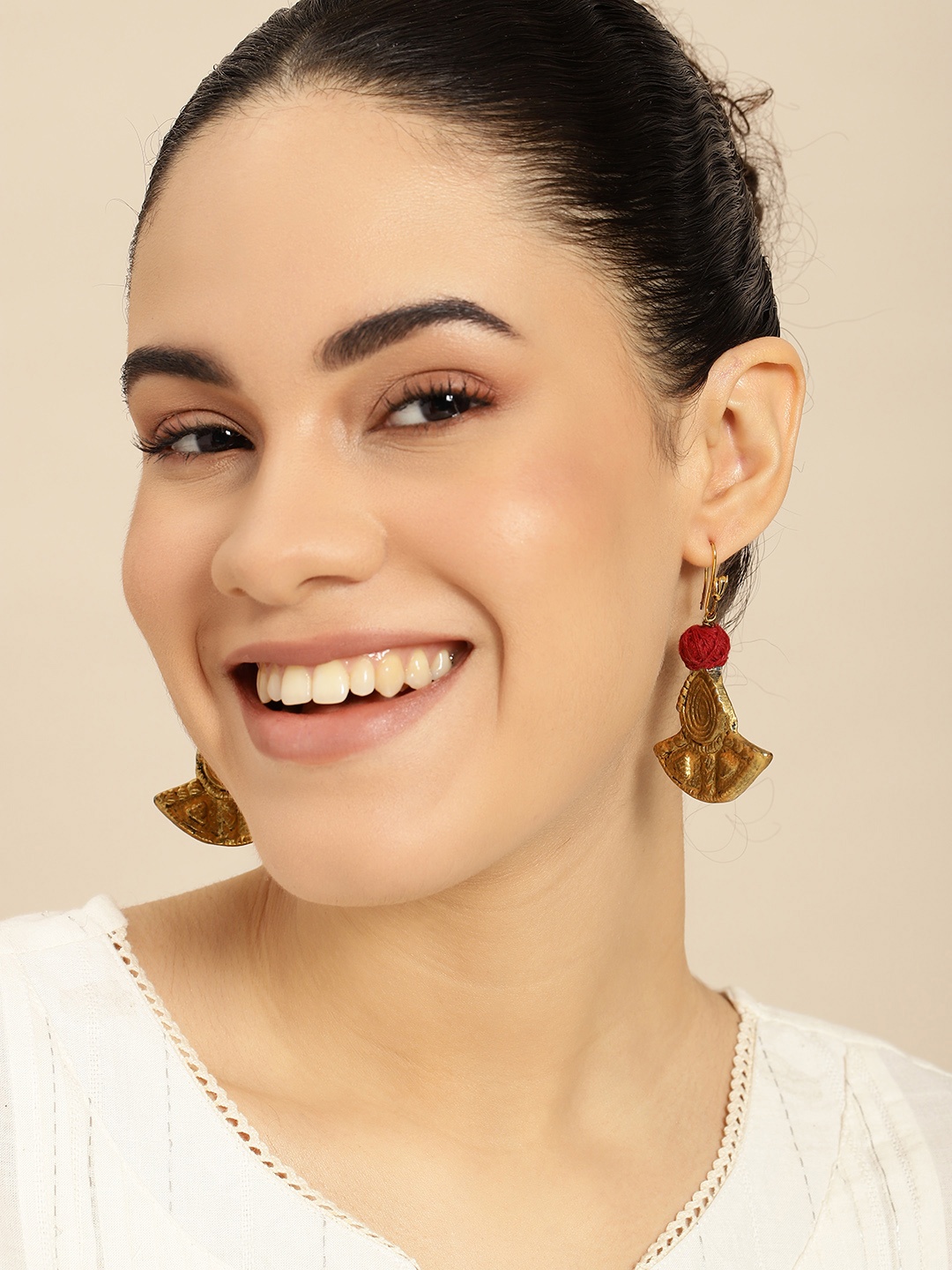 

Taavi Classic Shaped Drop Earrings, Gold