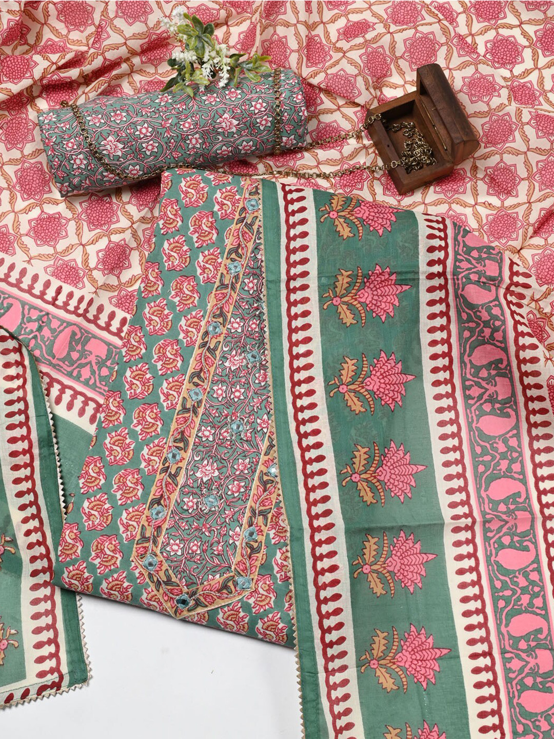 

Meena Bazaar Printed Pure Cotton Unstitched Dress Material, Green