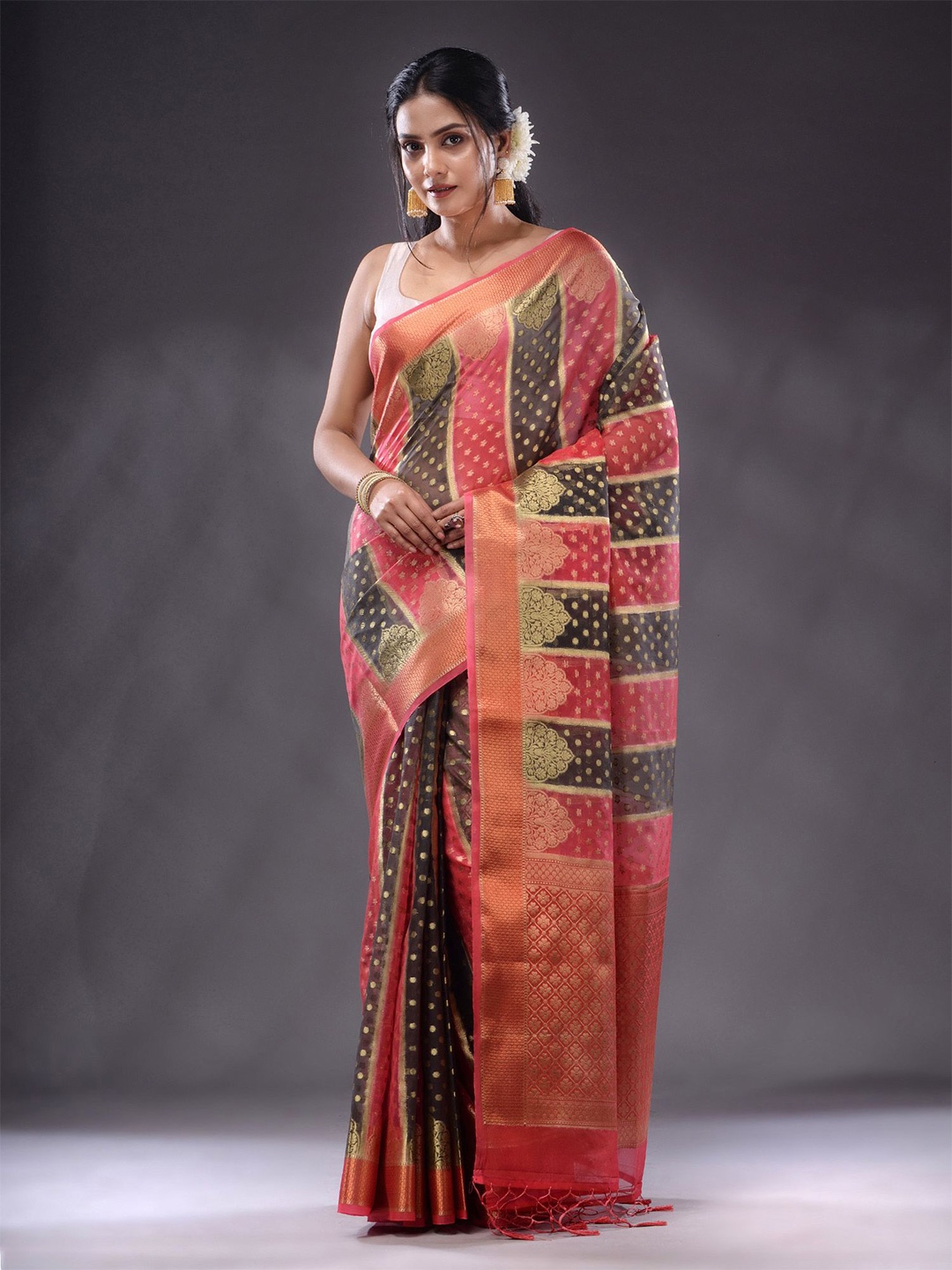 

Charukriti Polka Dots Woven Design Zari Saree, Fuchsia