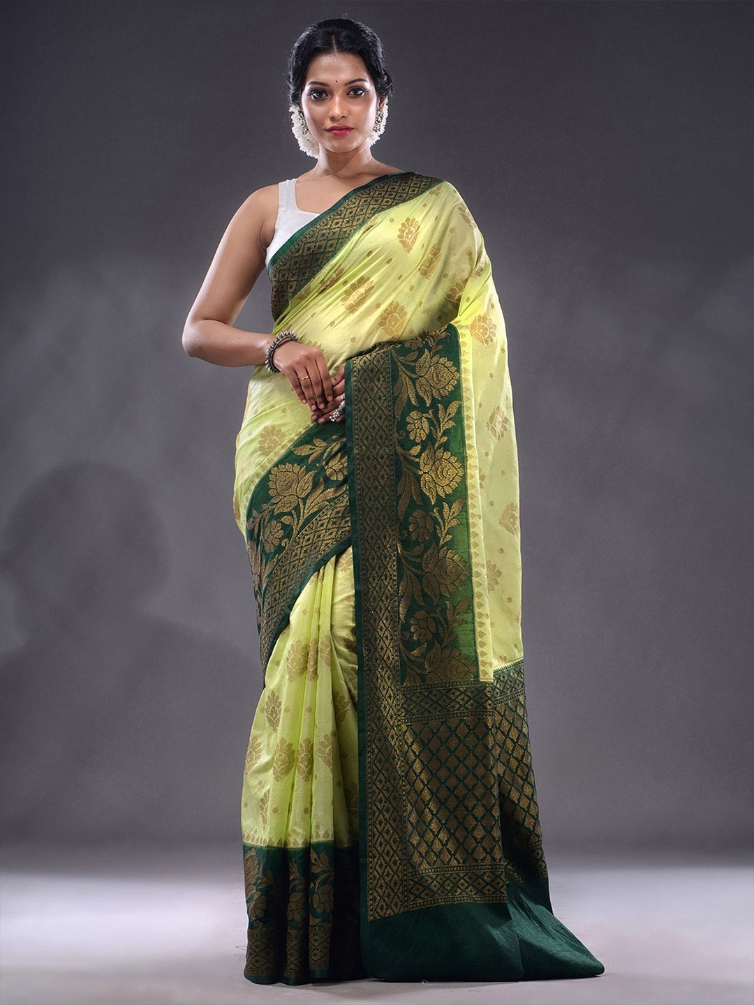 

Charukriti Floral Motif Woven Design Zari Saree, Lime green