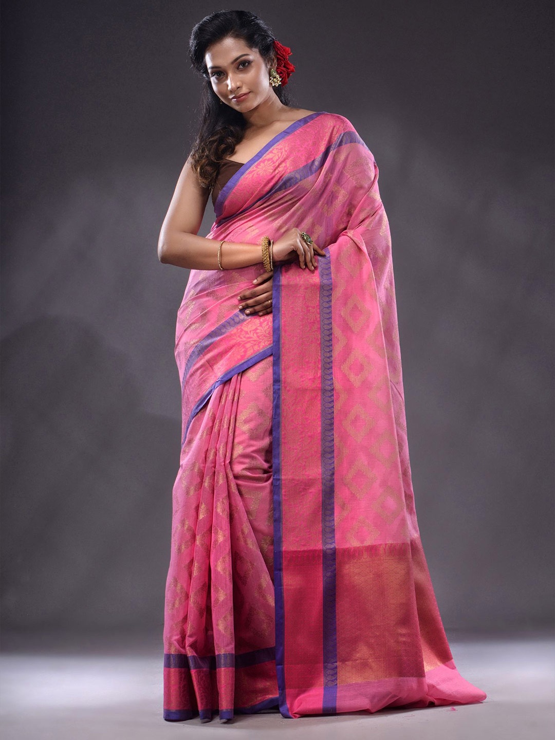 

Charukriti Geometric Woven Design Zari Saree, Pink