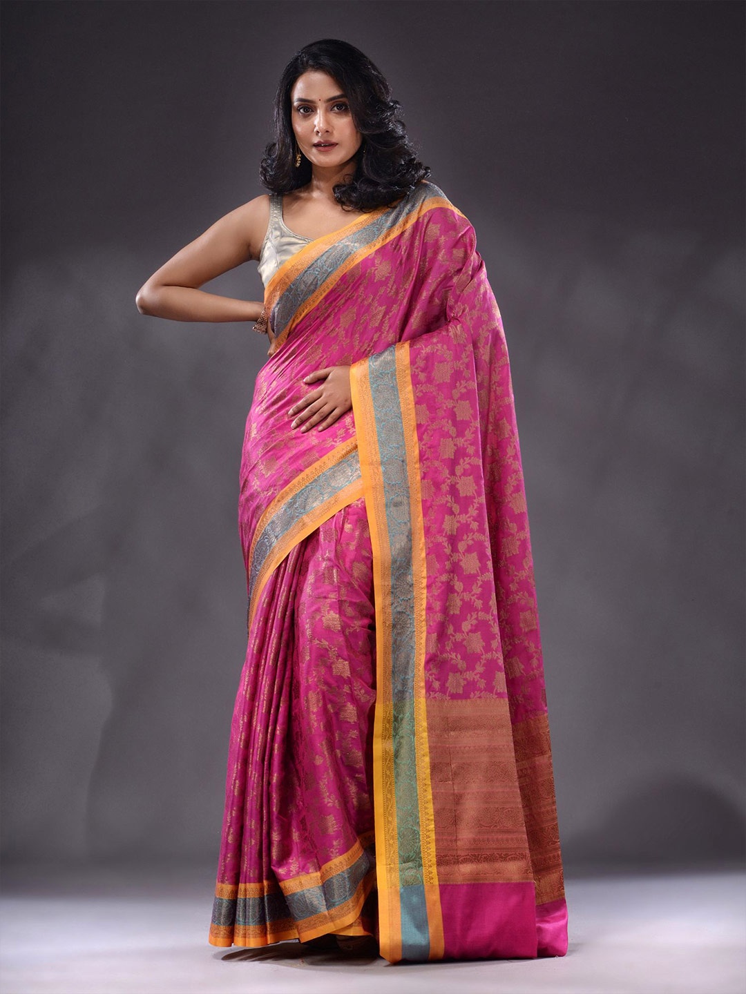 

Charukriti Ethnic Woven Design Zari Saree, Magenta