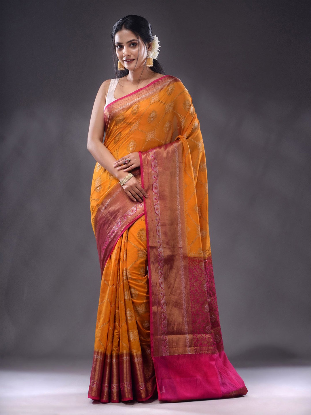 

Charukriti Ethnic Motifs Woven Design Zari Saree, Yellow