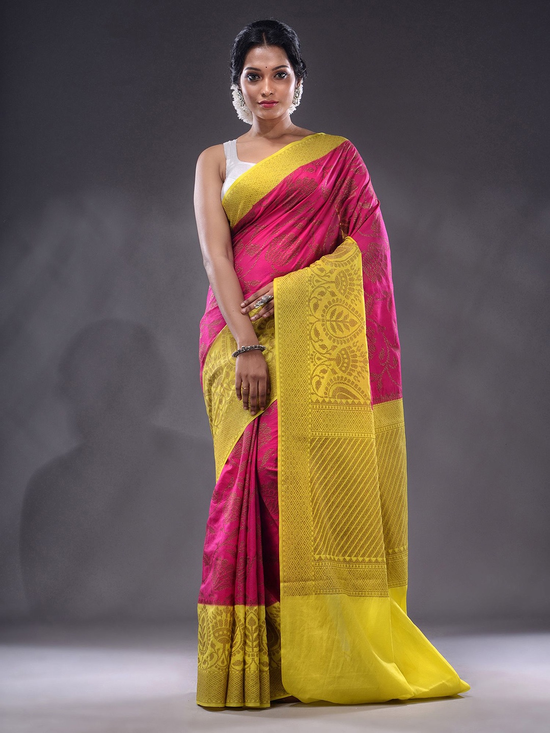 

Charukriti Floral Woven Design Zari Saree, Magenta