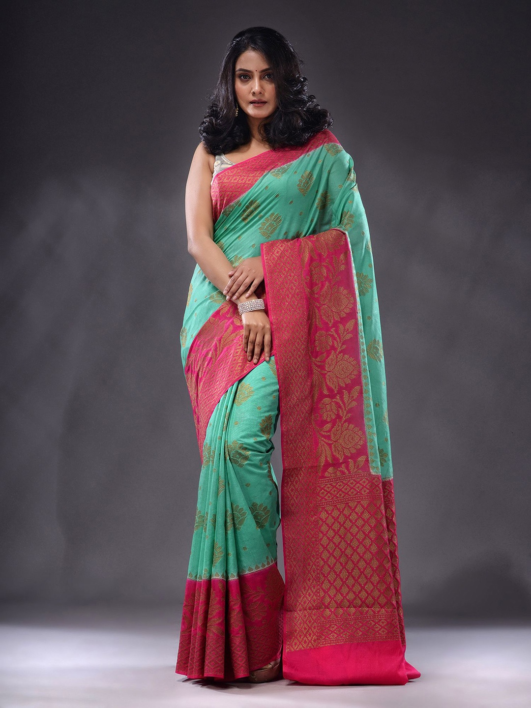 

Charukriti Floral Woven Design Zari Saree, Sea green