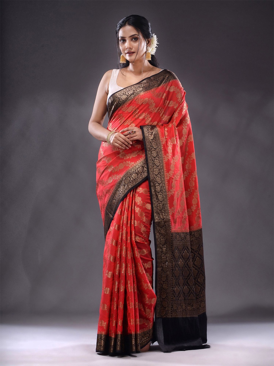 

Charukriti Floral Motif Woven Design Zari Saree, Red