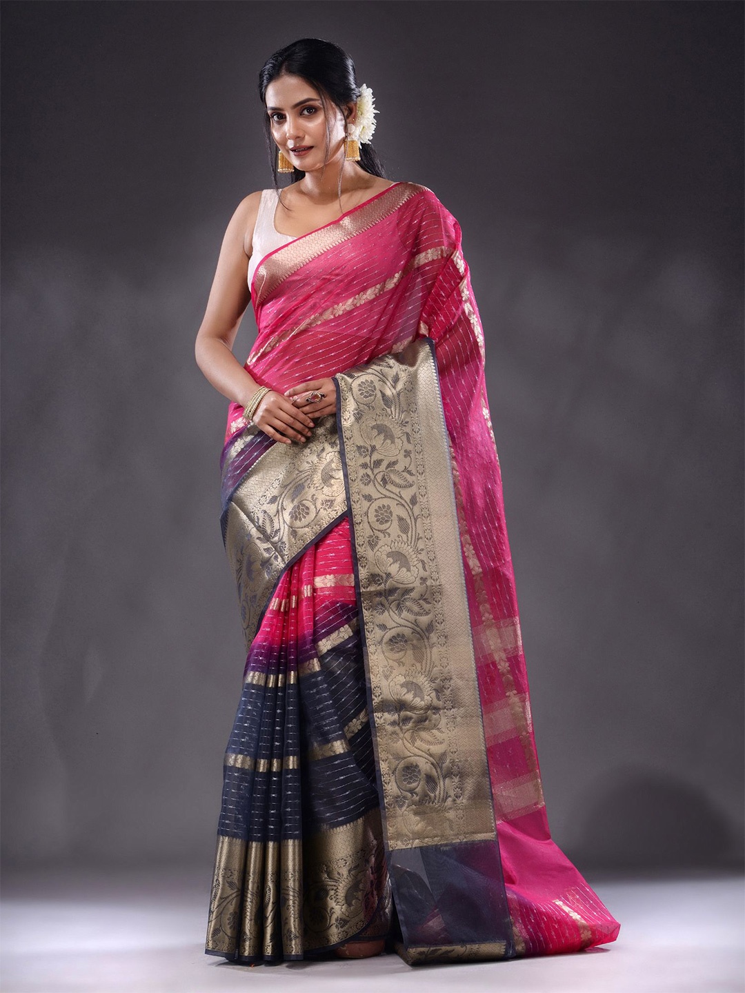 

Charukriti Nakshi Woven Design Zari Organza Saree, Fuchsia