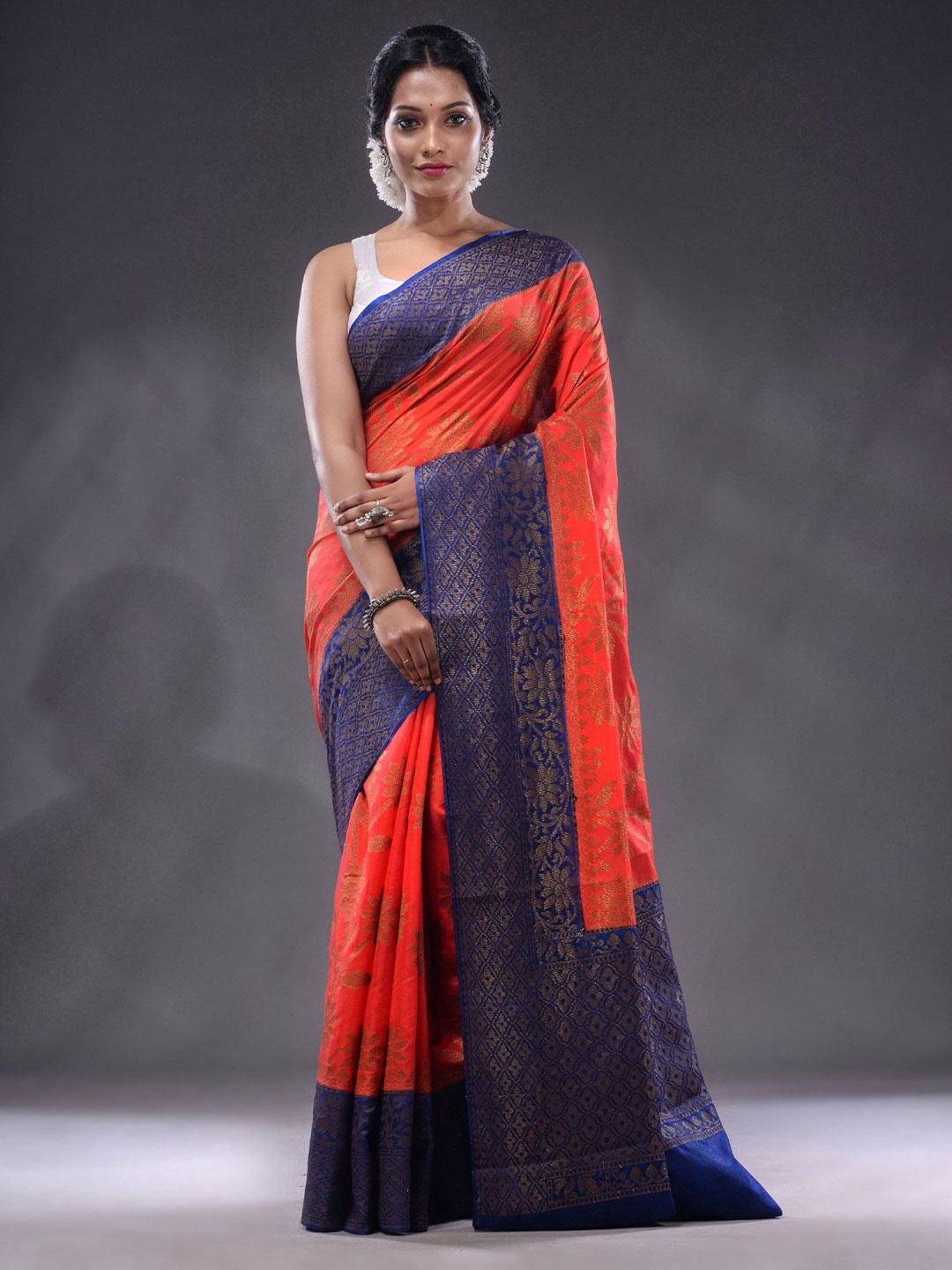 

Charukriti Floral Woven Design Zari Saree, Red