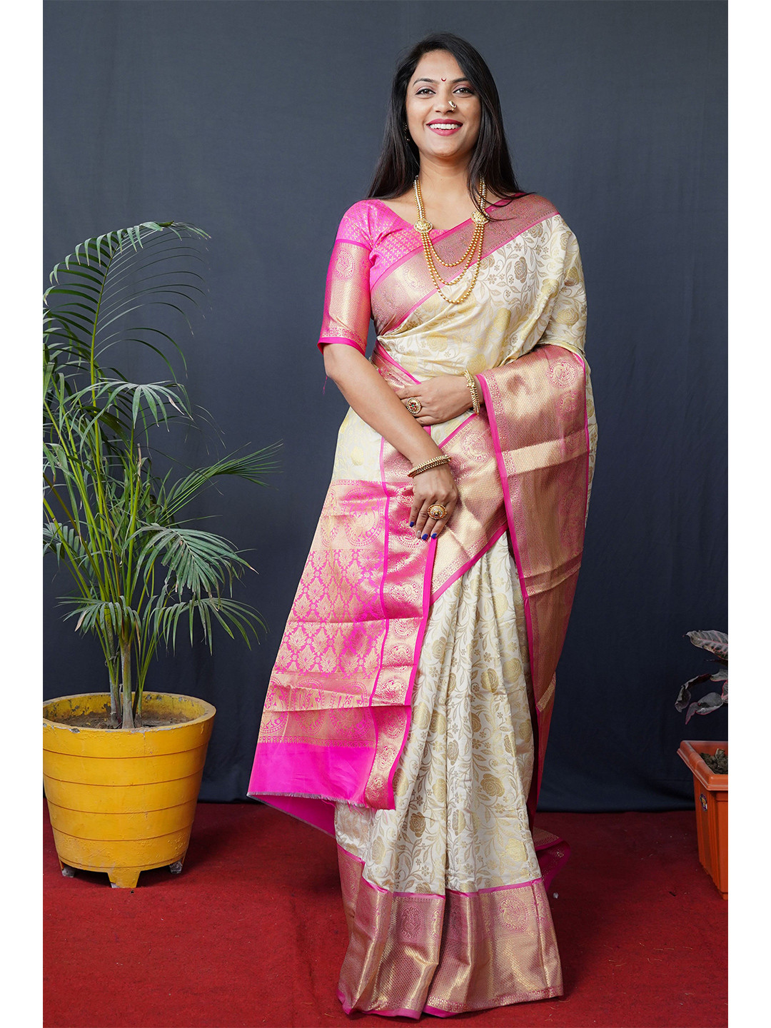 

Anaita Floral Design Zari Pure Silk Banarasi Saree, Cream