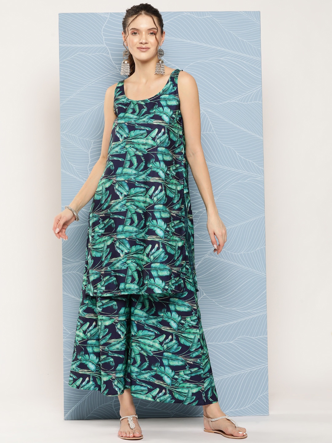 

InWeave Floral Printed Kurta with Palazzos, Green