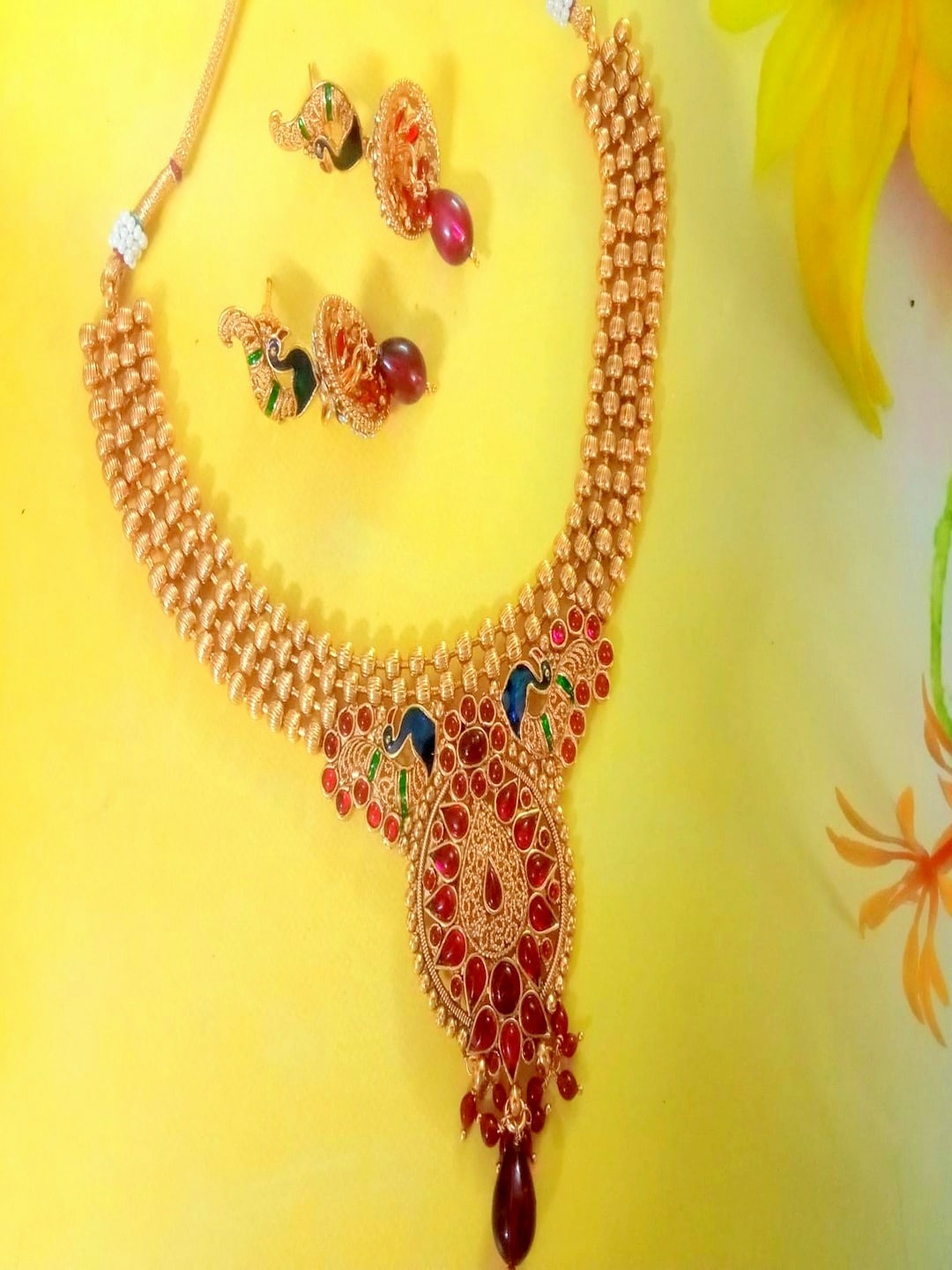 

Runjhun Gold-Plated Stone Studded & Beaded Necklace & Earrings Set