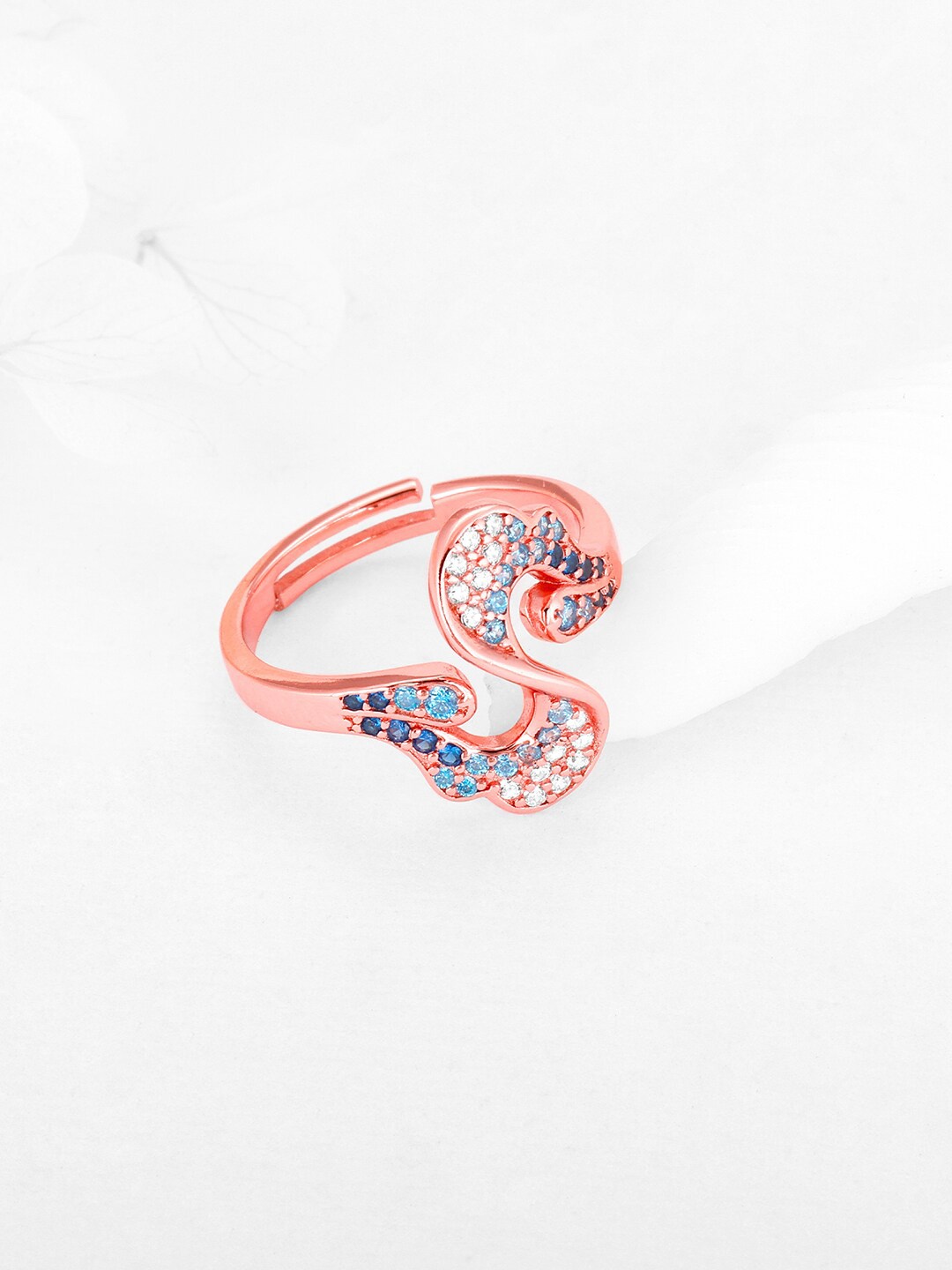 

GIVA 925 Sterling Silver Rose Gold-Plated Zircon Studded Waves Finger Ring