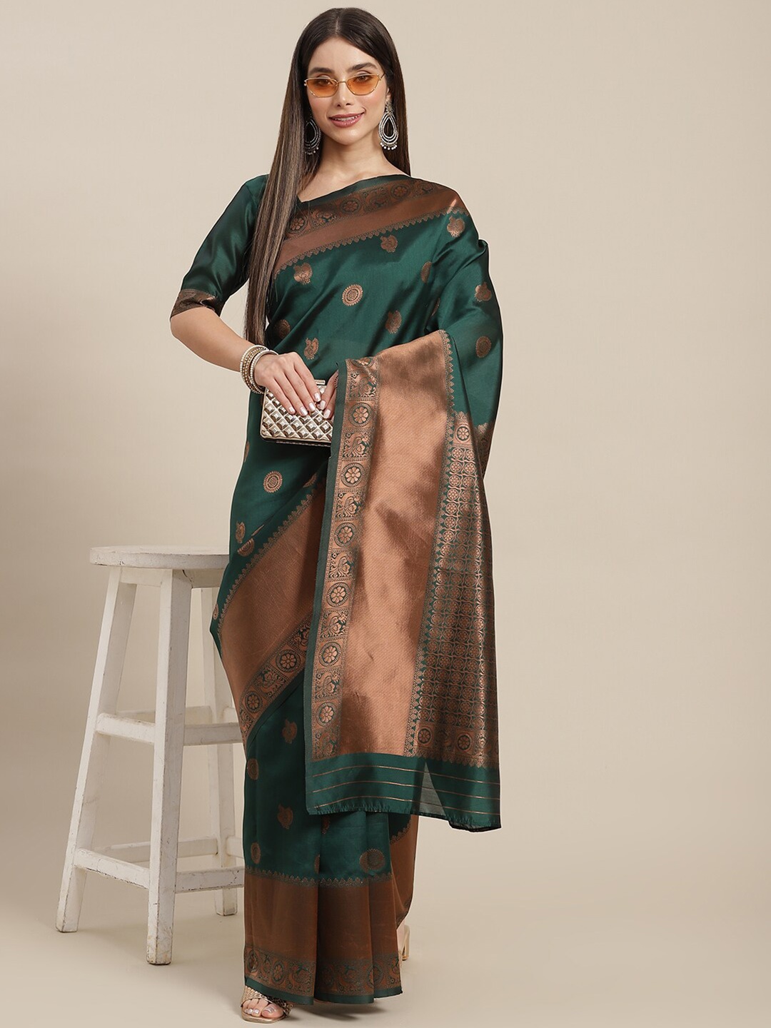 

GAJARAI Ethinic Motifs Woven Design Zari Banarasi Saree, Green
