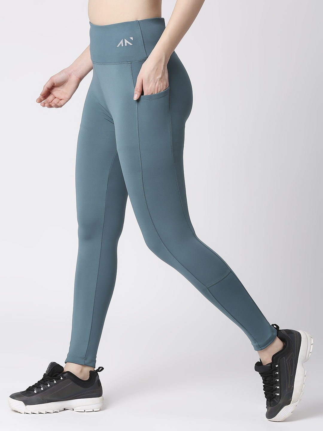 

AESTHETIC NATION Women Dry-Fit Training Tights, Green