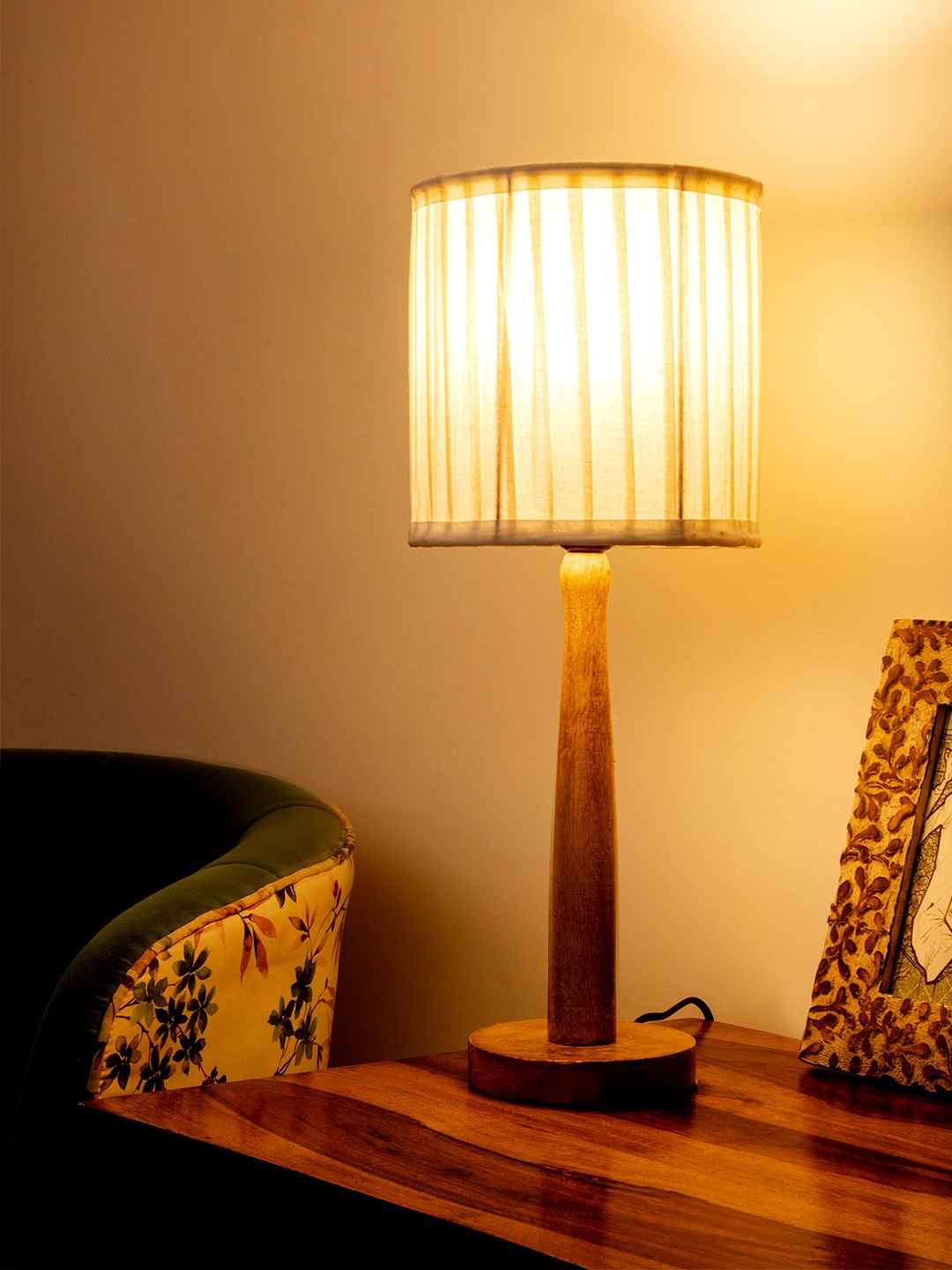 

green girgit White & Brown Textured Wooden Table Lamp With Pleated Shade