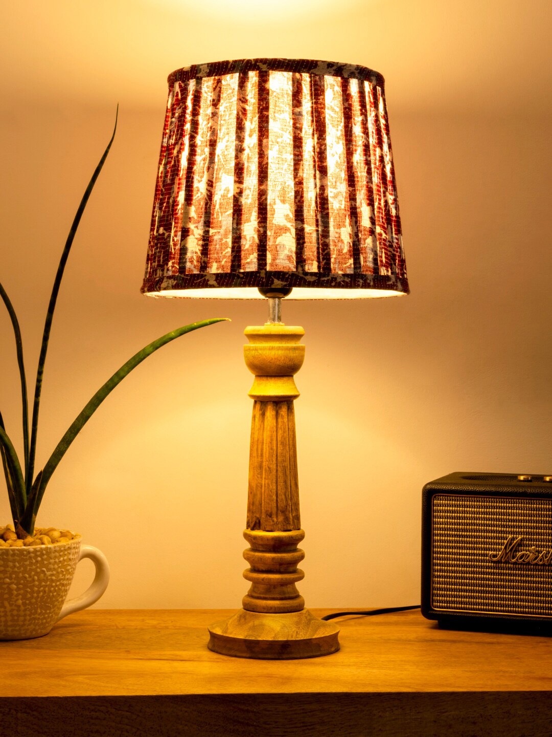 

green girgit Brown Printed Wooden Table Lamp