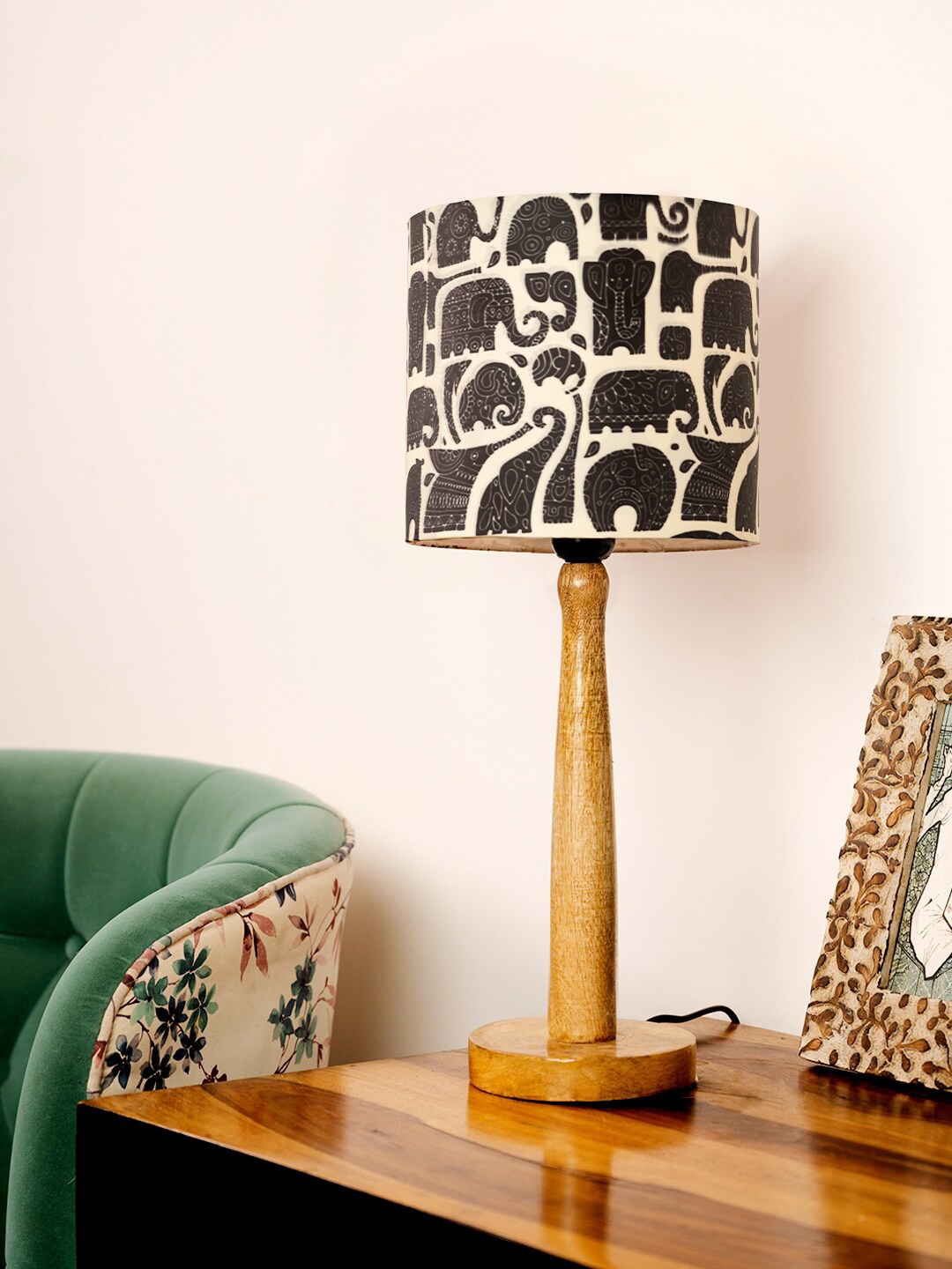 

green girgit Black & Brown Printed Wooden Table Lamp With Shade