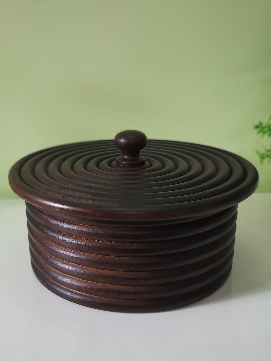 

Disoo Fashions Coffee Brown Textured Wooden Round Chapati box with Rings
