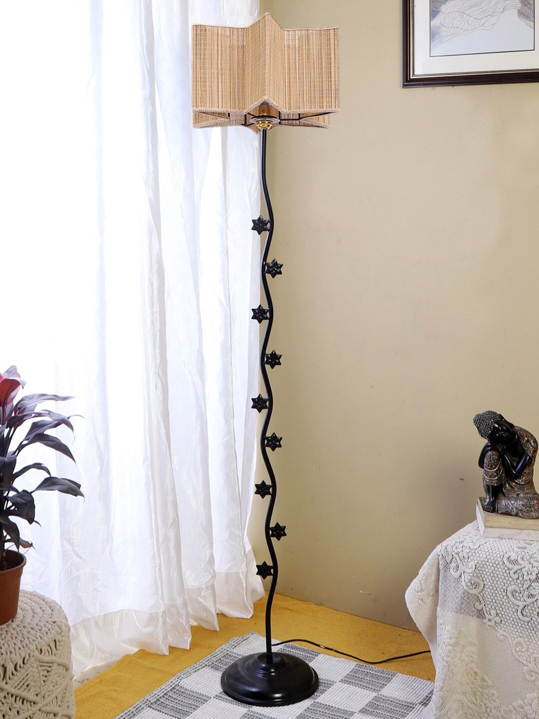 

Devansh Beige & Black Textured Star Iron Floor Lamp With Bamboo Star Shade