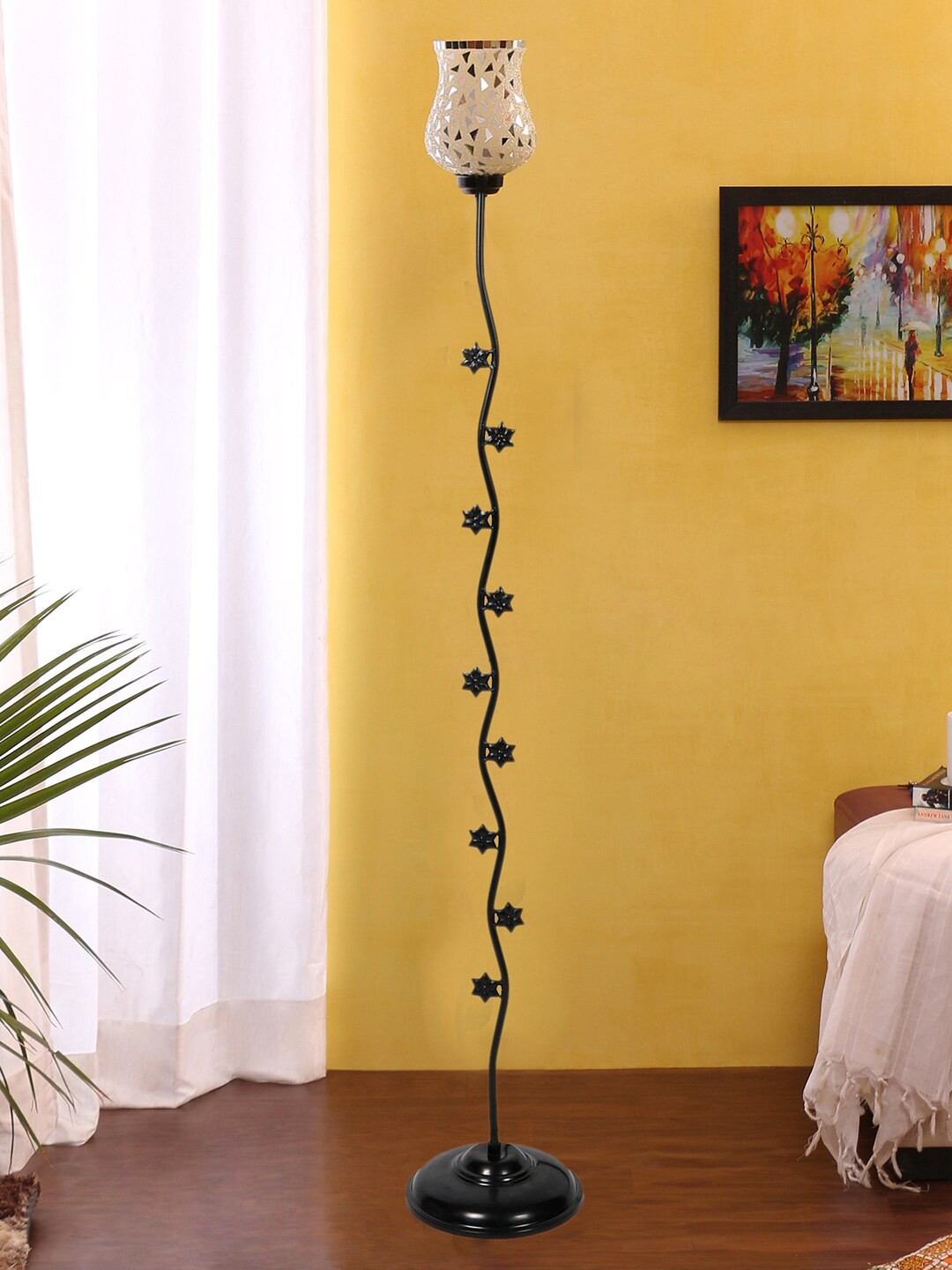 

Devansh White & Black Textured Star Floor Lamp With Mosaic Glass Shade