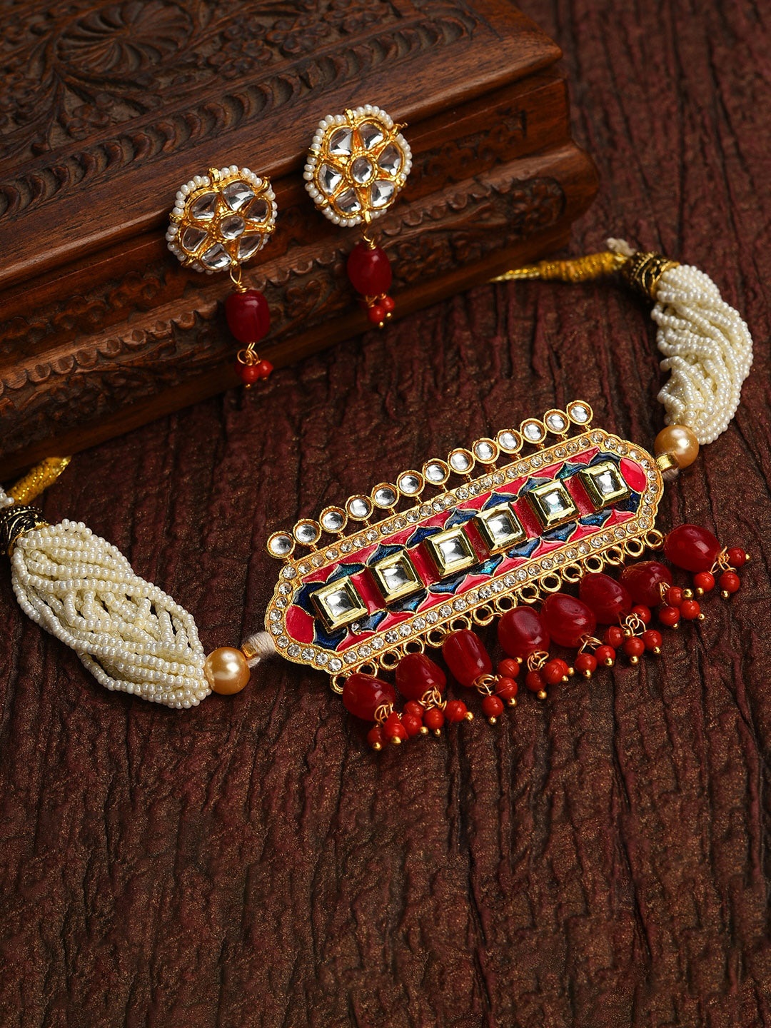 

SOHI Gold-Plated Kundan Studded & Beaded Jewellery Set