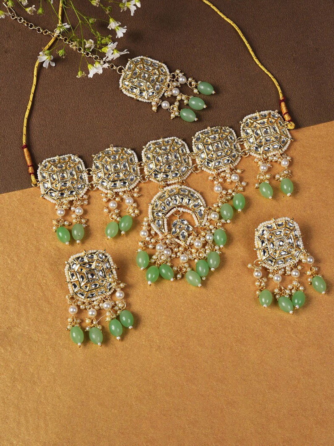 

SOHI Gold-Plated Kundan Studded & Beaded Necklace & Earrings Set