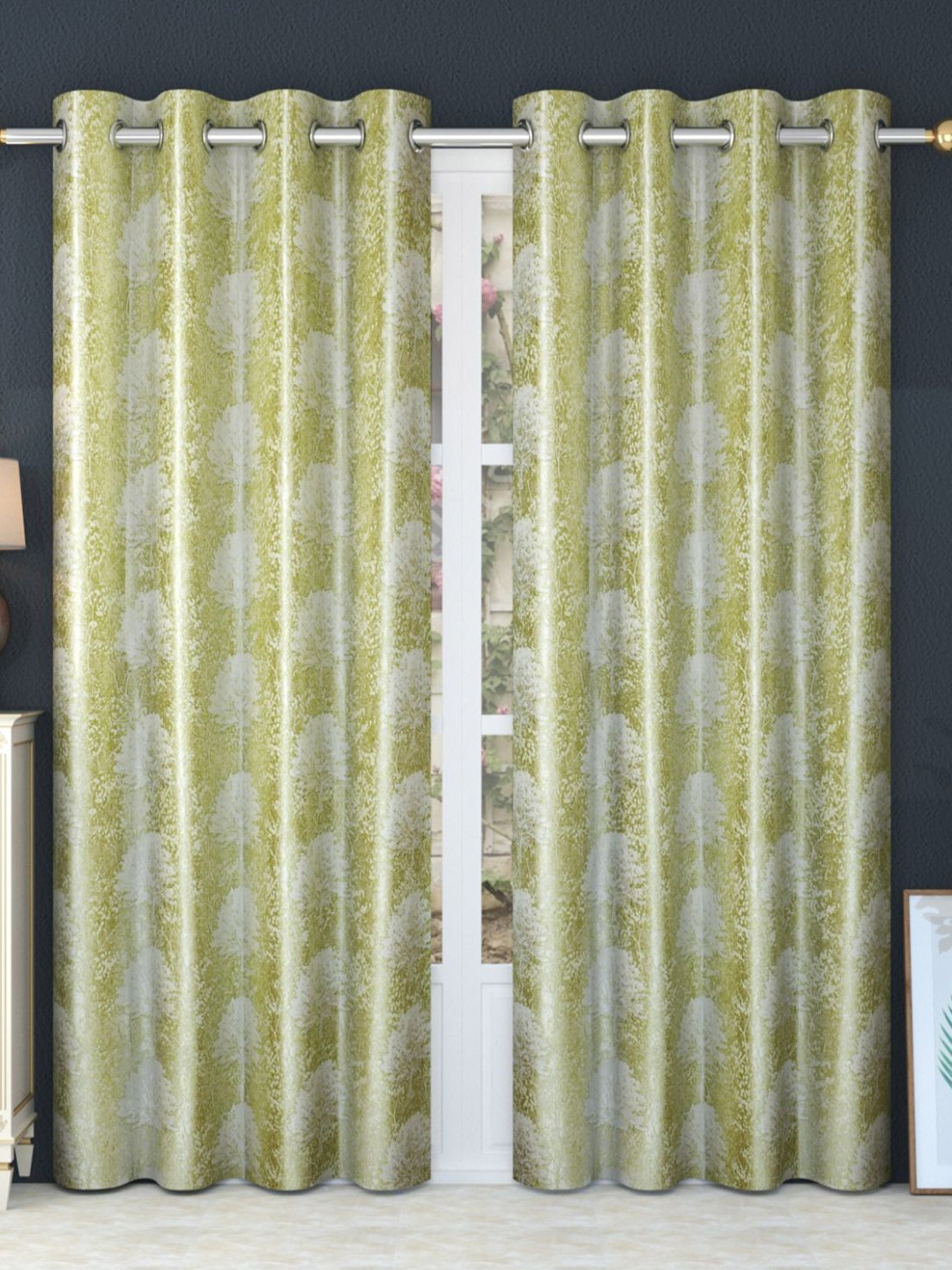 

Bajo's Green & White Set of 2 Door Curtain