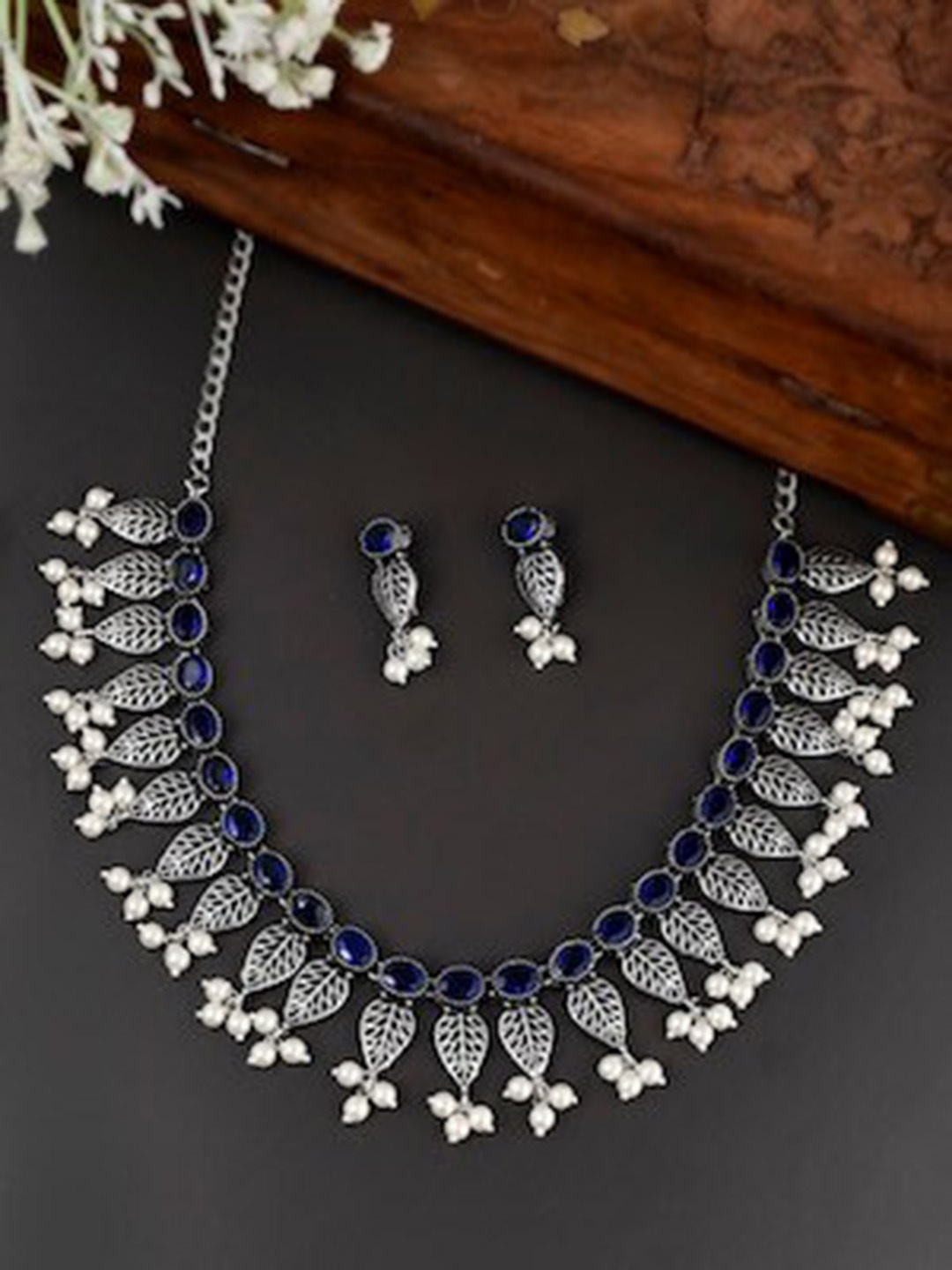 

AQUASTREET JEWELS Silver Plated Leaf Design Stone-Studded Oxidized Necklace & Earrings Set