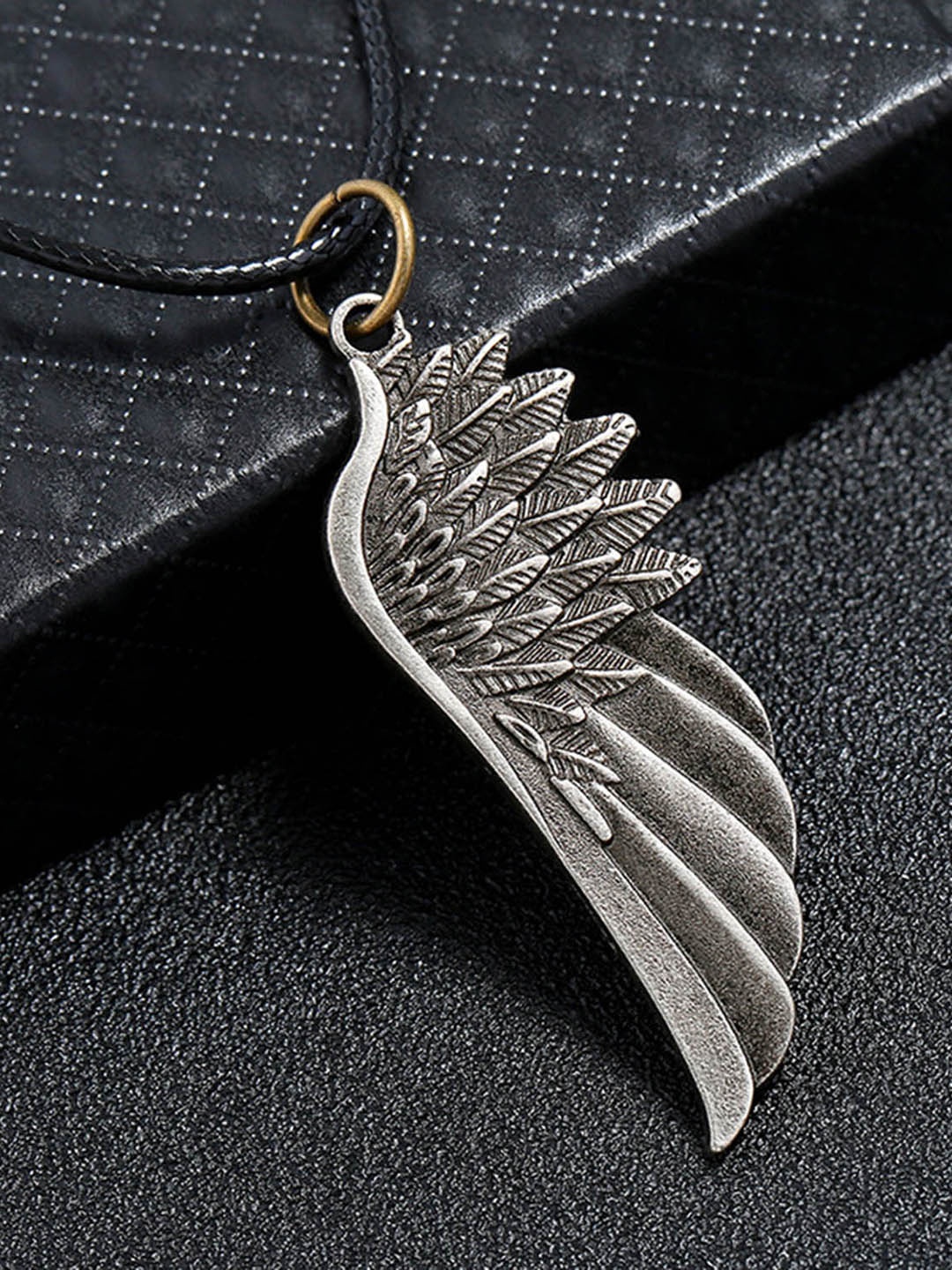 

Peora Silver Plated Bird Feather Shape Pendant With Chain