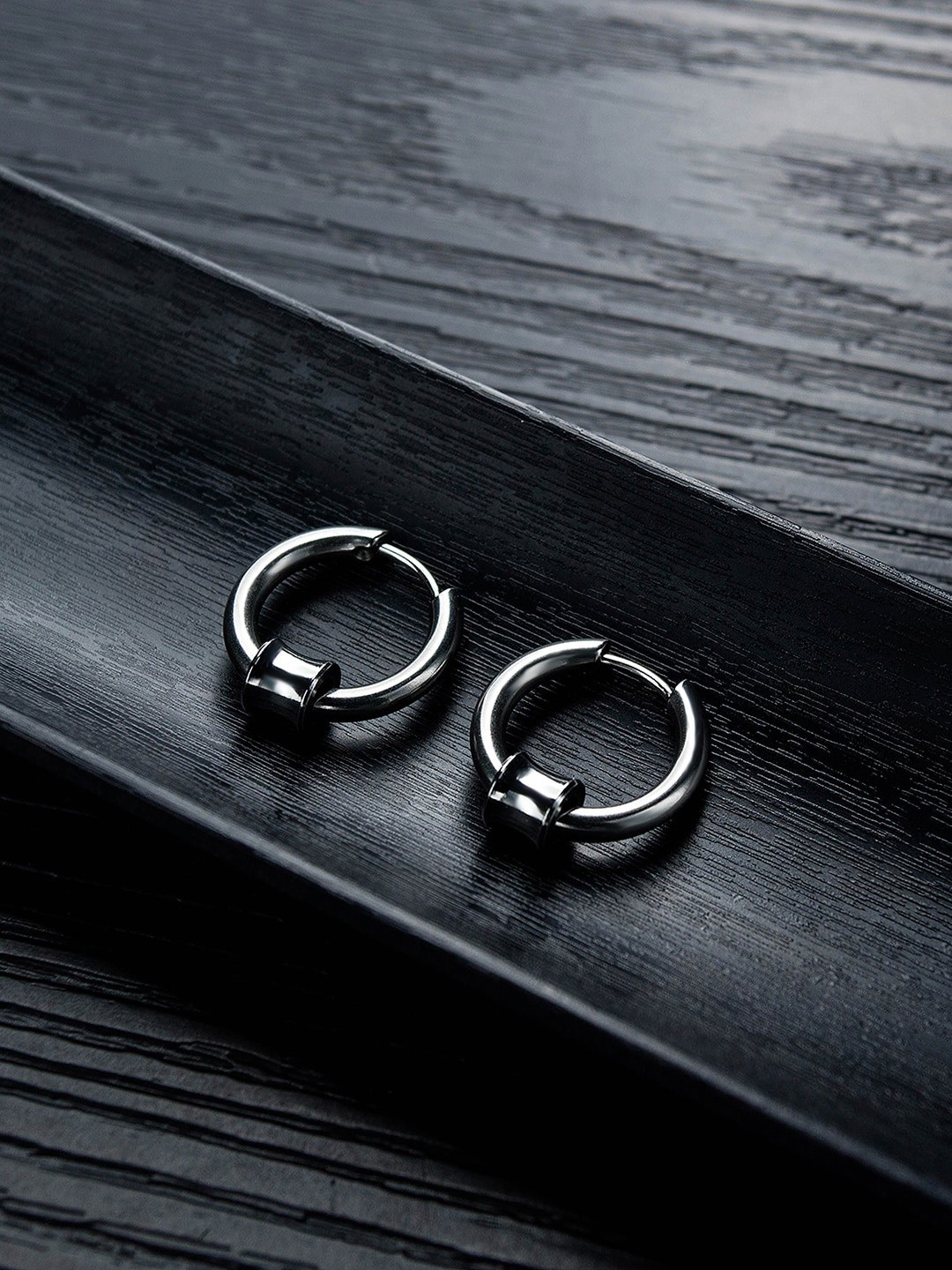 

Peora Silver-Plated Contemporary Hoop Earrings