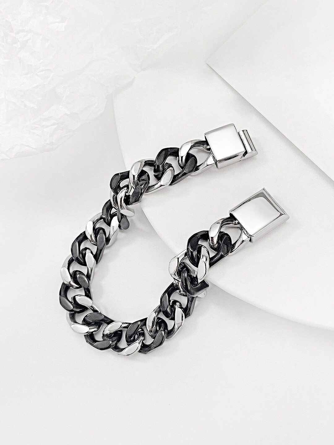 

Peora Men Silver-Toned & Black Silver-Plated Link Bracelet