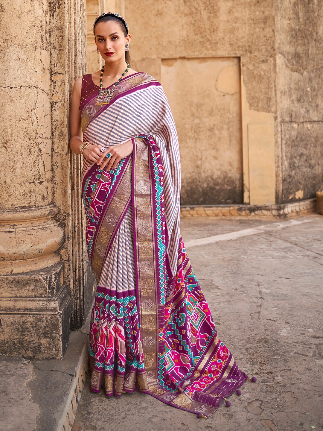 

Anouk Leheriya Printed Embellished Zari Patola Saree, Purple