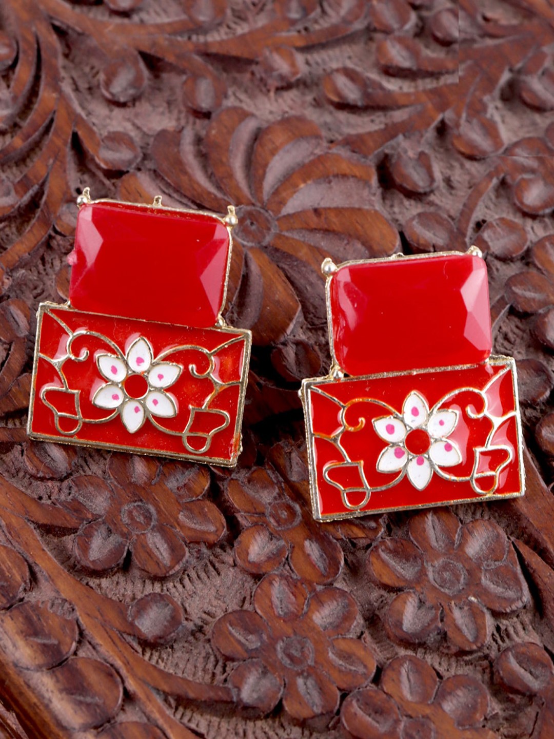 

VAGHBHATT Square Studs Earrings, Red