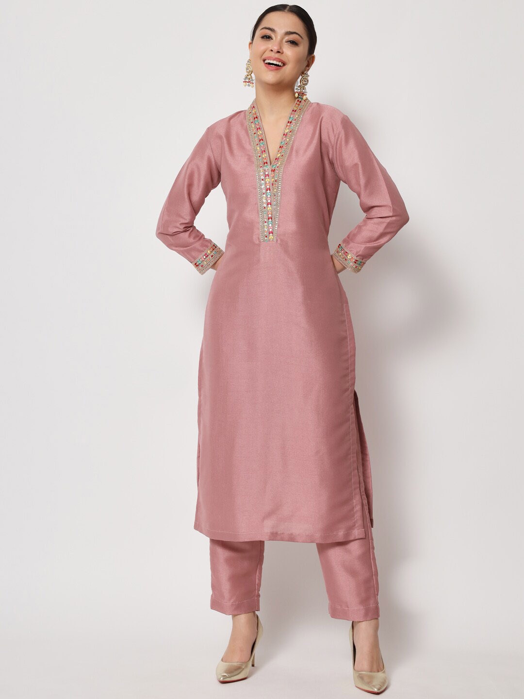 

anokherang Sequined Thread Work Shawl Collar Straight Kurta with Trousers, Mauve