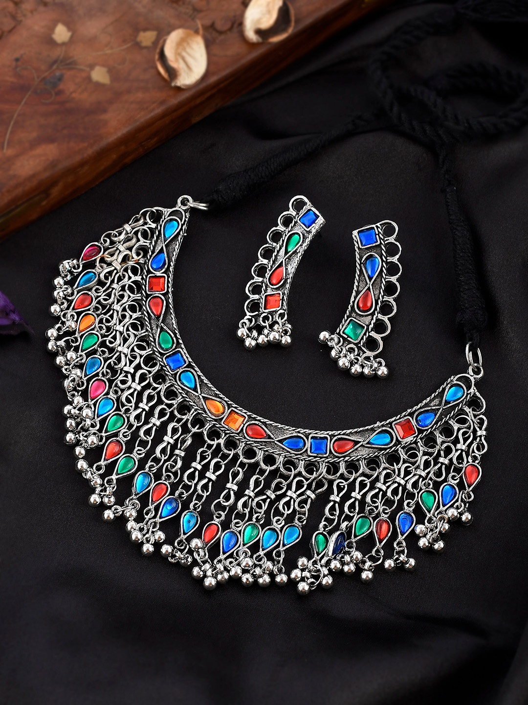 

AQUASTREET JEWELS Women Silver Plated Necklace & Earrings Set