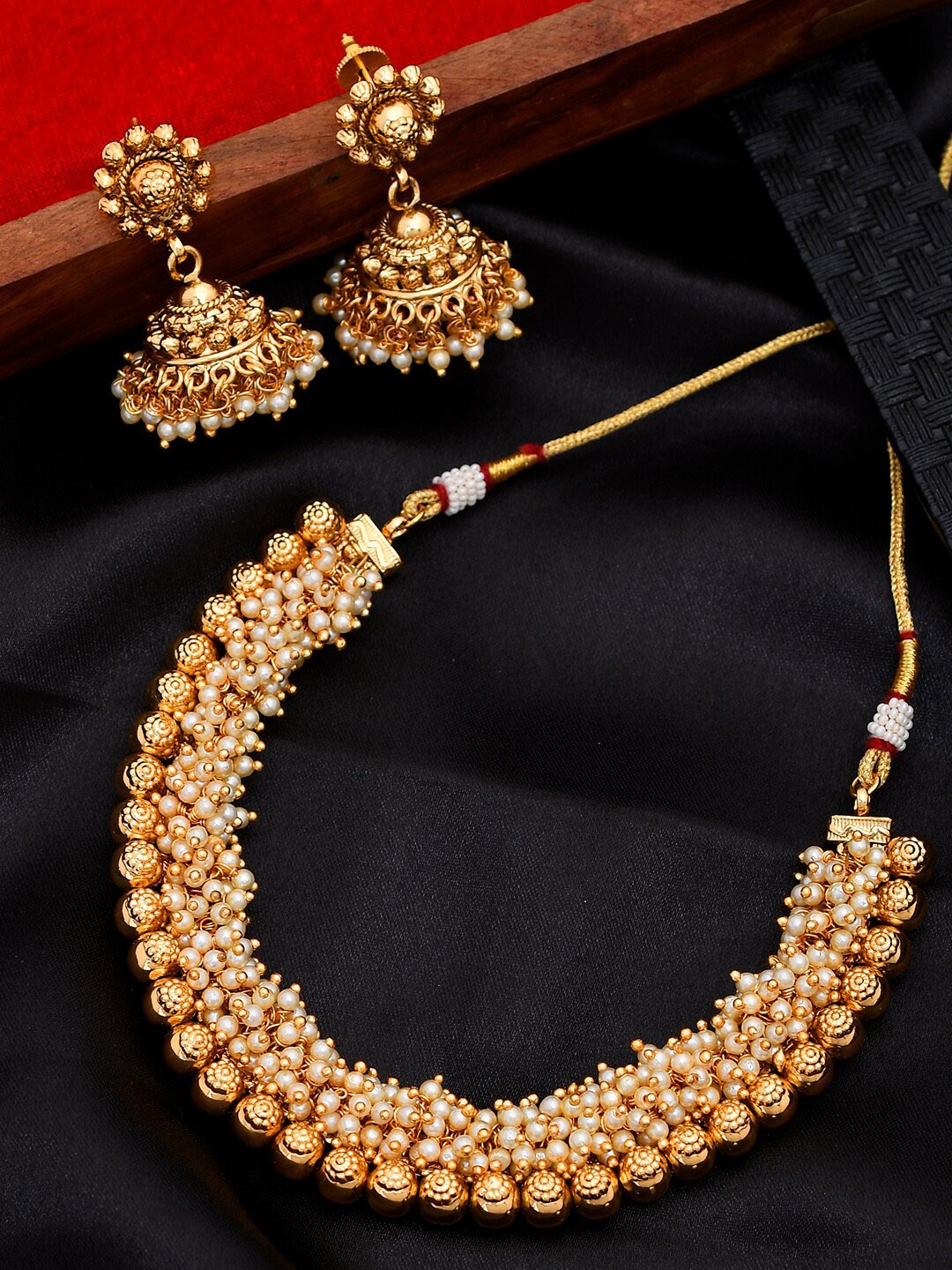 

AQUASTREET JEWELS Gold-Plated & Artificial Beaded Necklace & Earrings Set
