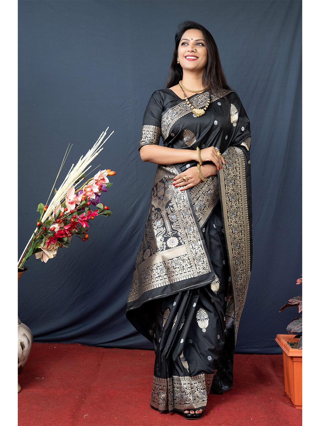 

Anaita Floral Motif Woven Design Zari Pure Silk Banarasi Saree, Black