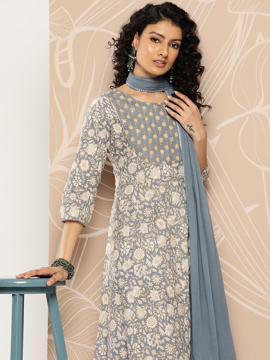 

Varanga Floral Printed Panelled Sequinned Pure Cotton Kurta With Trousers & Dupatta, Grey