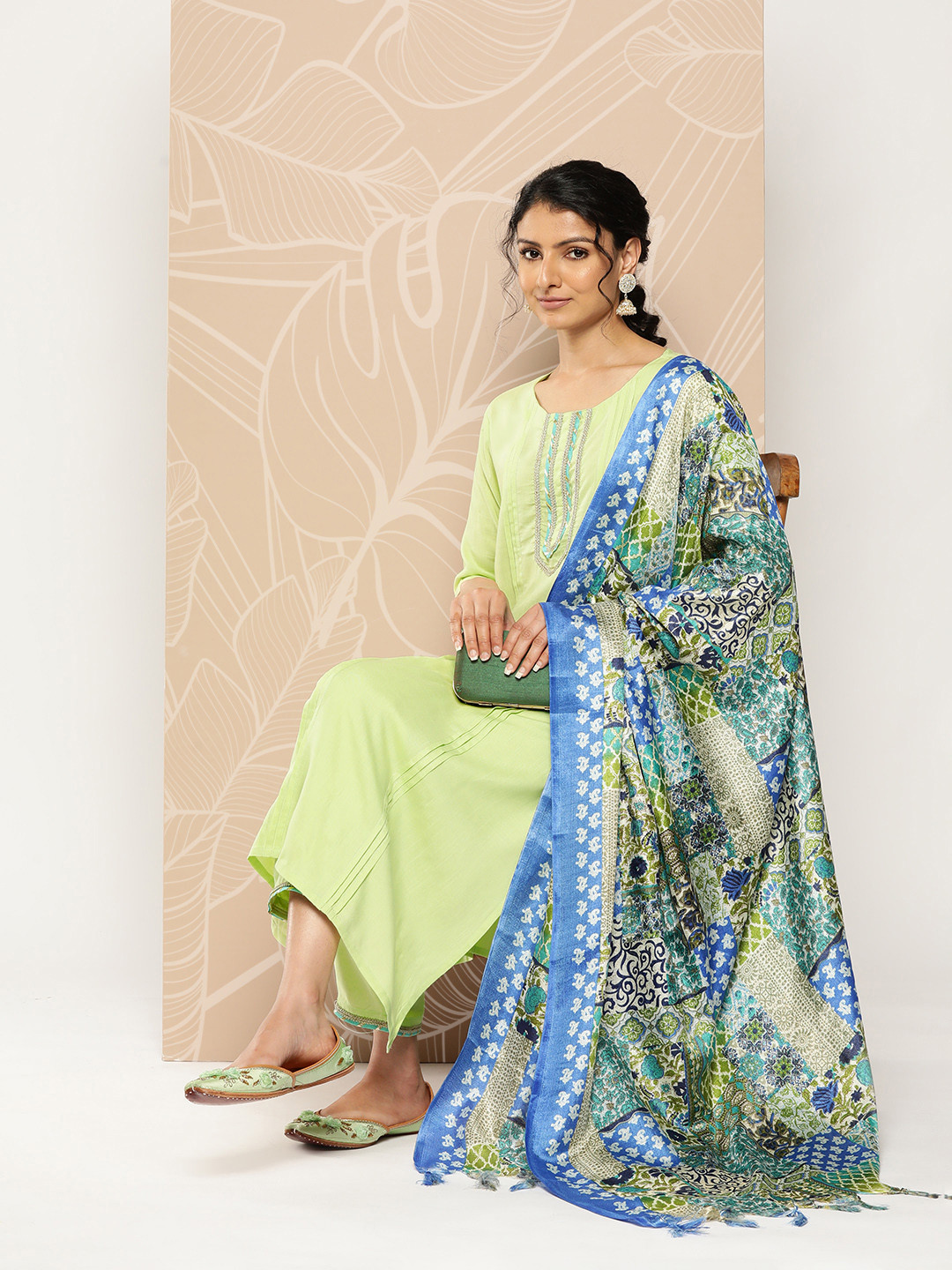 

Varanga Gotta Patti Kurta With Trousers & Dupatta, Green