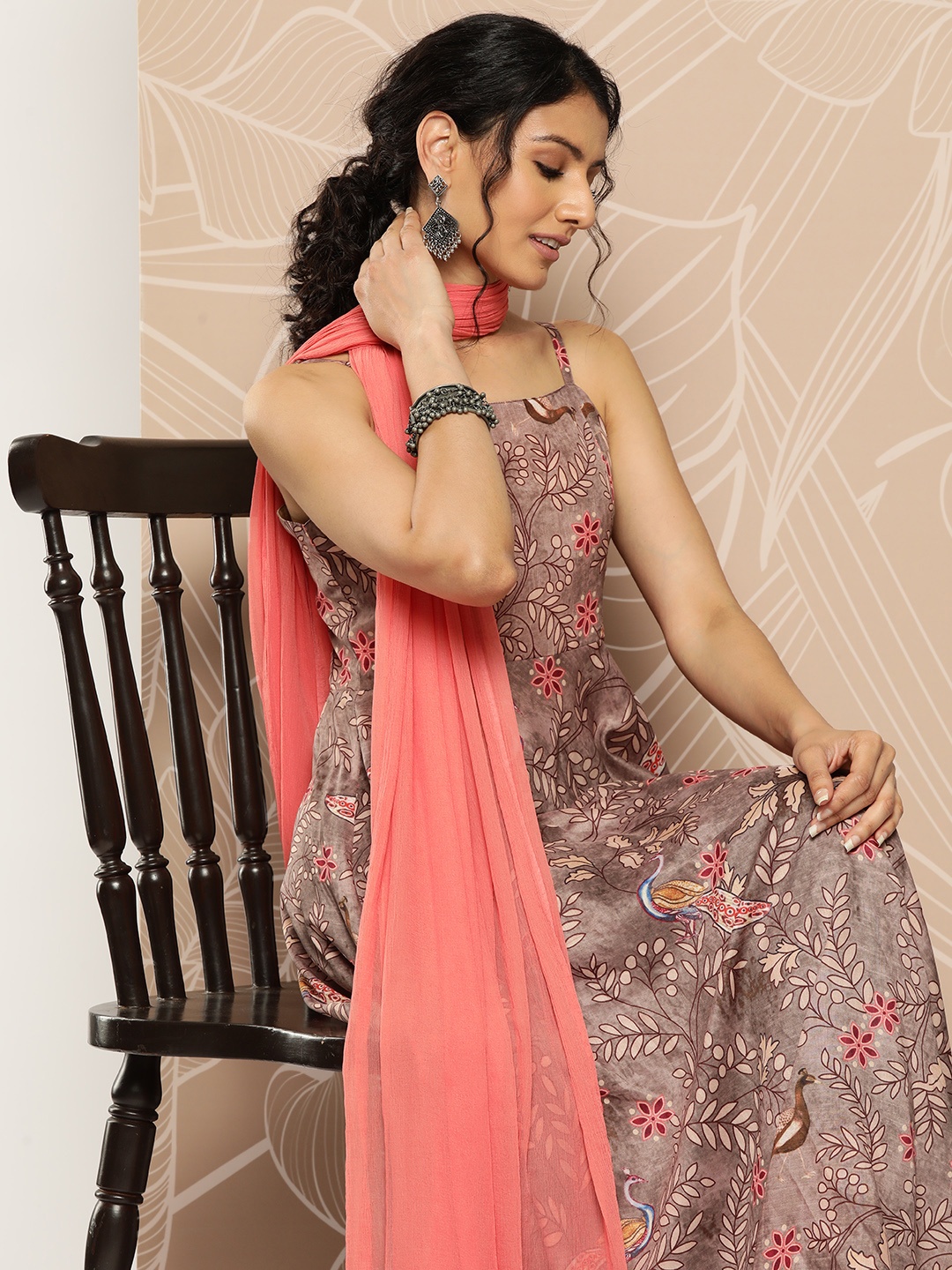 

Varanga Floral Printed Kurta With Trousers & Dupatta, Grey