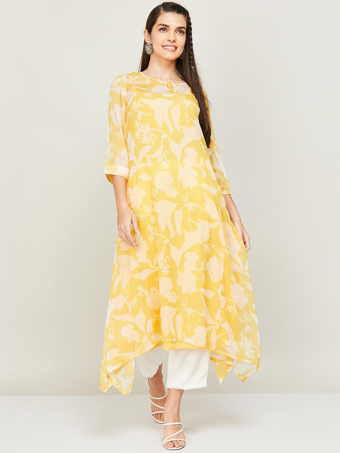 

Melange by Lifestyle Floral Printed Flared Sleeves Kurta, Yellow