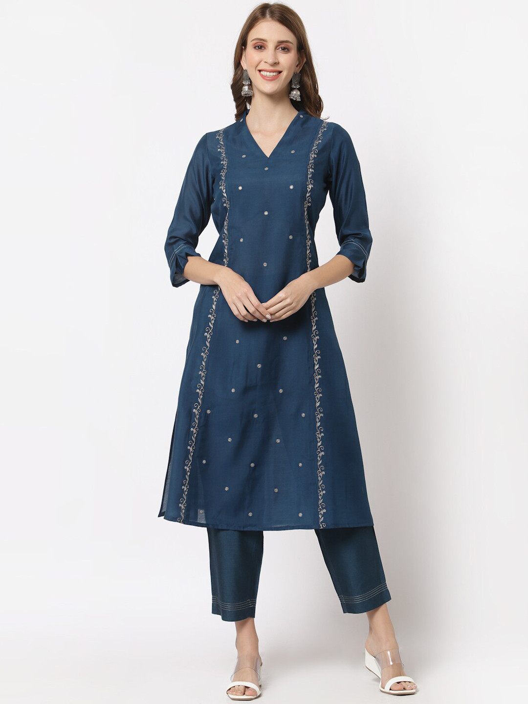 

KAMI KUBI Floral Embroidered Thread Work Kurta, Blue