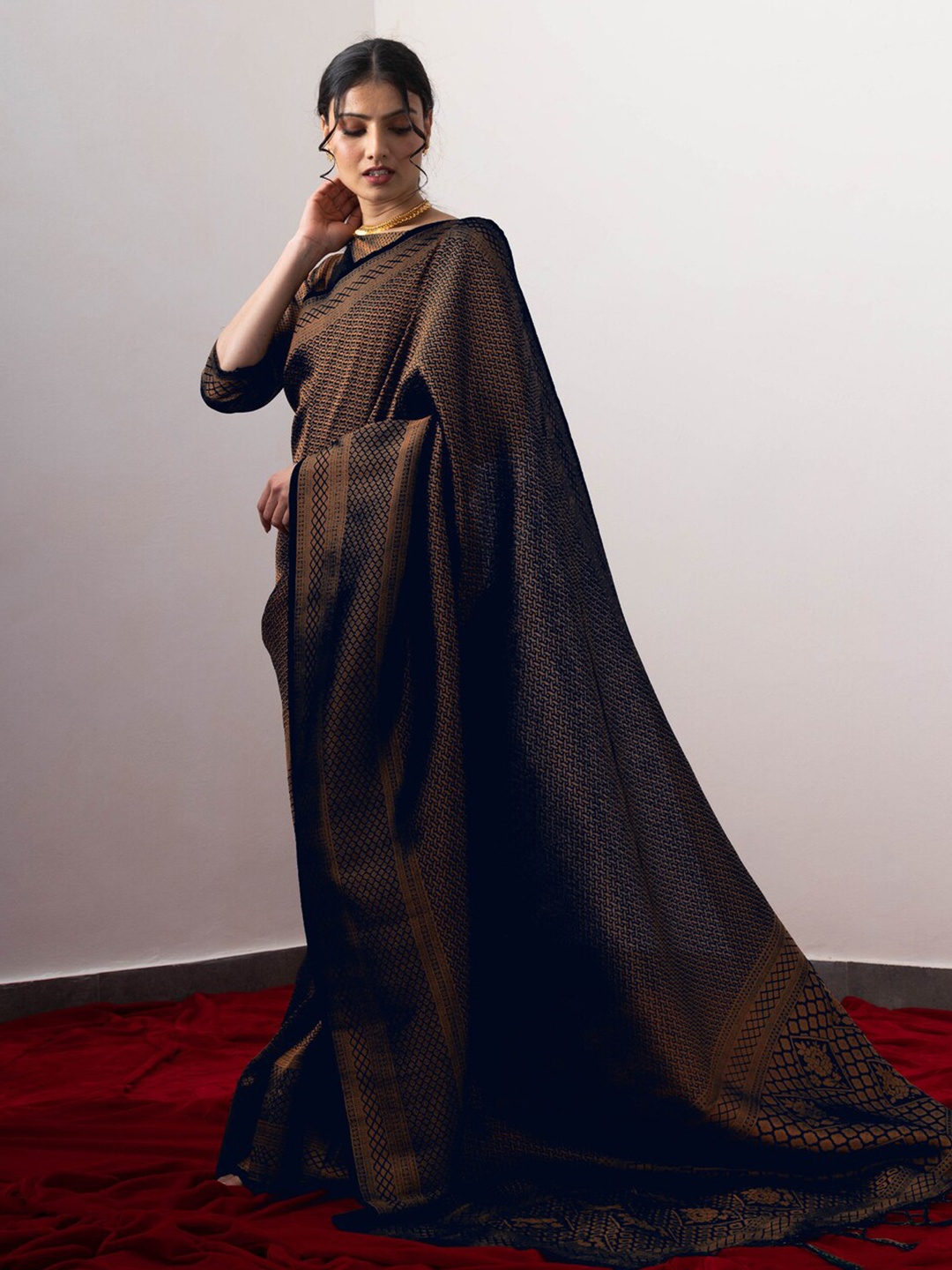 

Triyah Woven Design Zari Silk Blend Saree, Navy blue