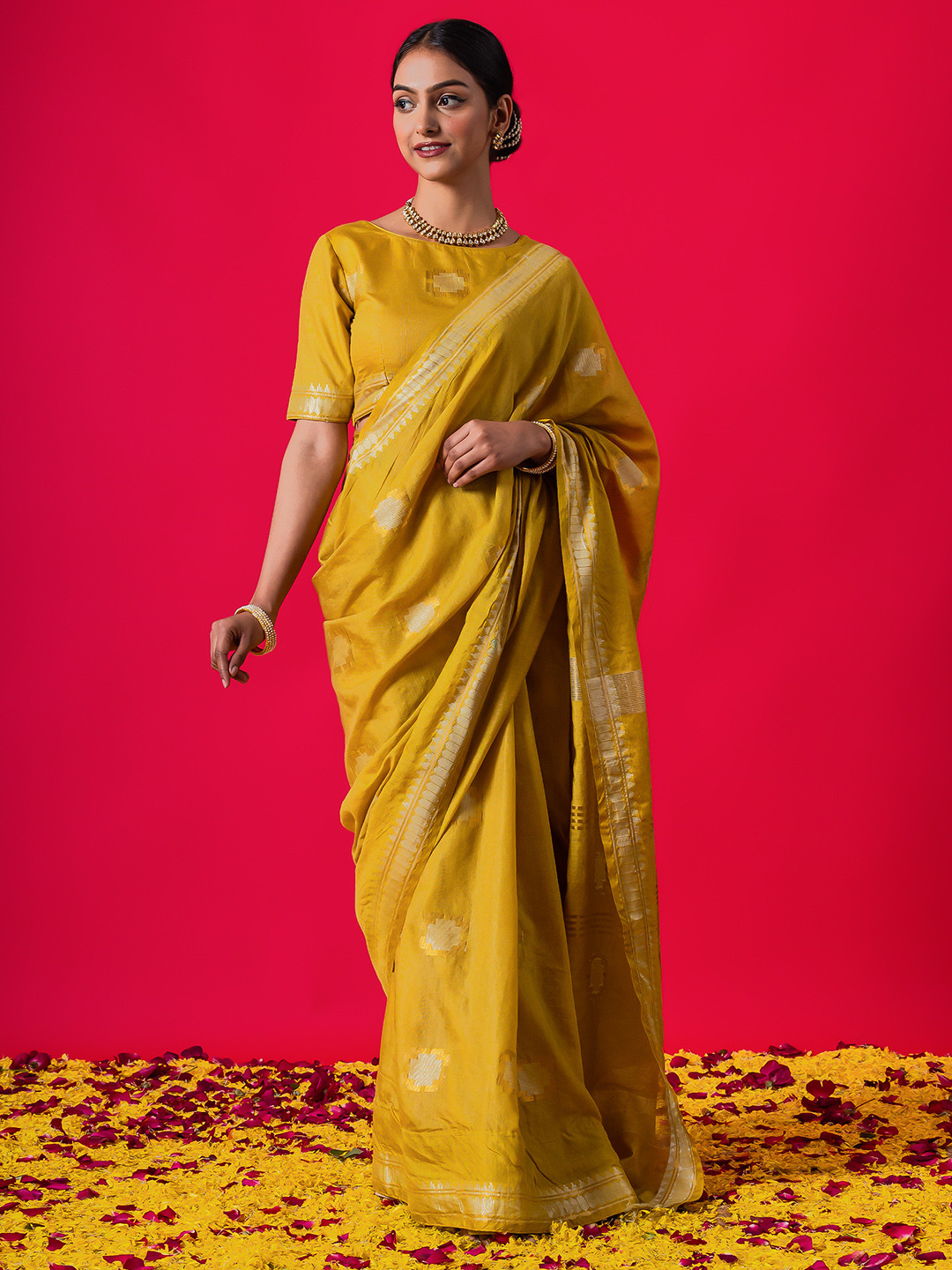 

Triyah Geometric Woven Design Silk Blend Bhagalpuri Saree, Yellow